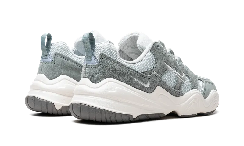 Nike Tech Hera “Mica Green Grey” (DR9761-001)