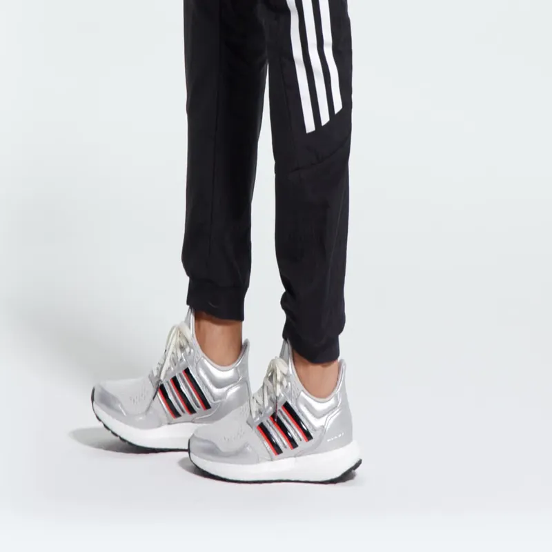 Adidas Ultraboost 1.0 x Disney 100 Grey One / Core Black / Bright Red (HQ6438)