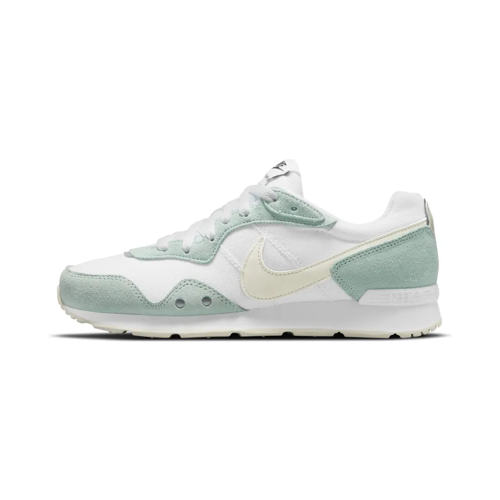 Nike Venture Runner Green “Light Dew / White / Black / Sea Glass” (CK2948-300)