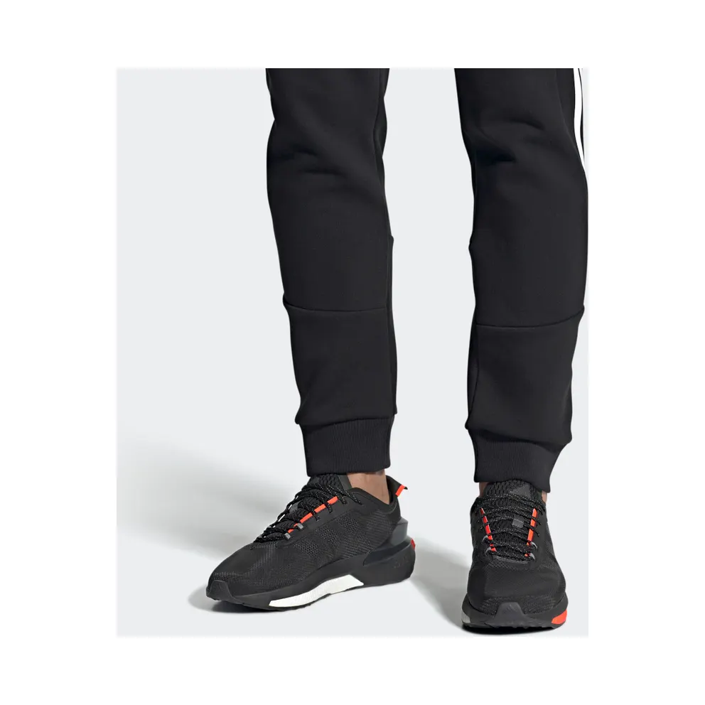 Adidas Avryn Core Black / Core Black / Solar Red (HP5980)