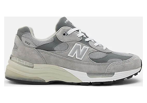 New Balance 992 “Grey Silver Metallic”: Made in USA-reus met glans (3)