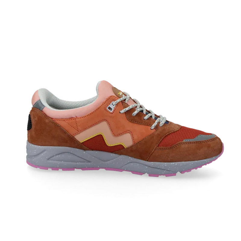 Karhu Aria 95 (brown sugar/ almost apricot) – F803096