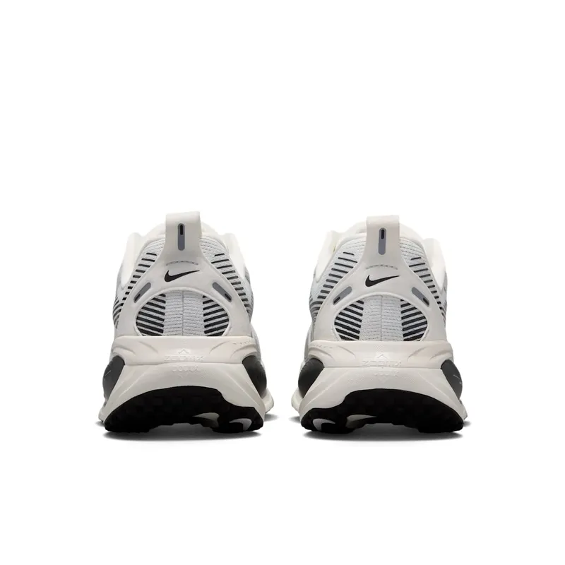Nike Vomero 18 Summit White/Sail/Photon Dust/Metallic Silver (IO9915-101)