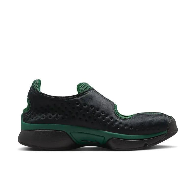 Nike Rift 2 – “Black / Team Dark Green / Fire Red” (IQ8006-002)