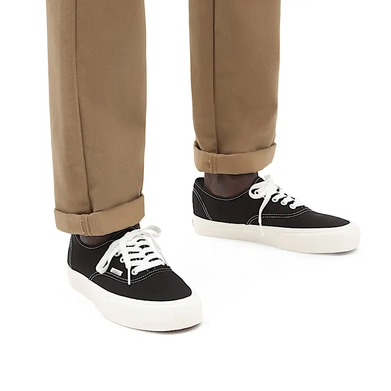 Vans Authentic VR3 Shoe “Black / Marshmallow” (VN0005UD1KP)