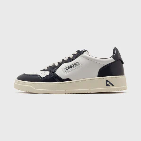 Autry Medalist “black|white” (AULWRT06)