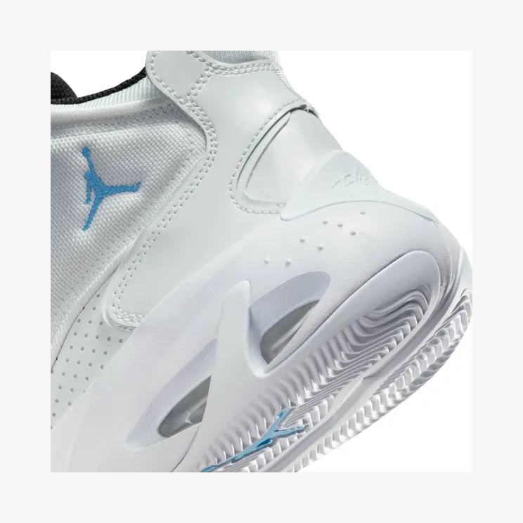 air-jordan-max-aura DN3687-100