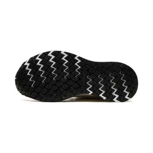 converse-chuck-taylor-all-star A01682C