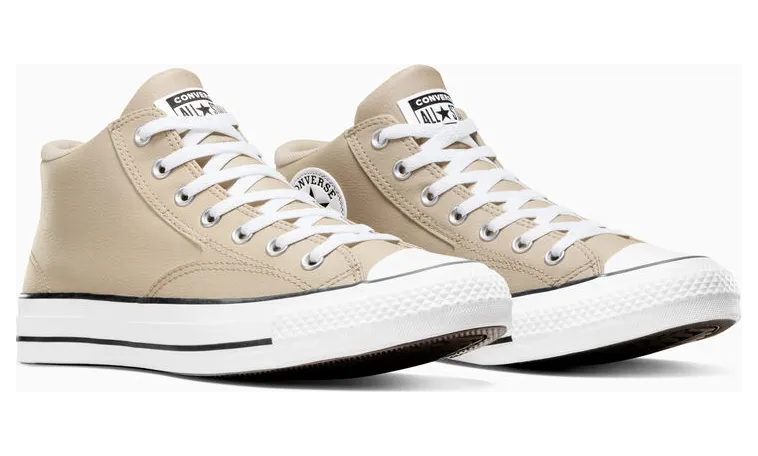 converse-chuck-taylor-all-star A05674C