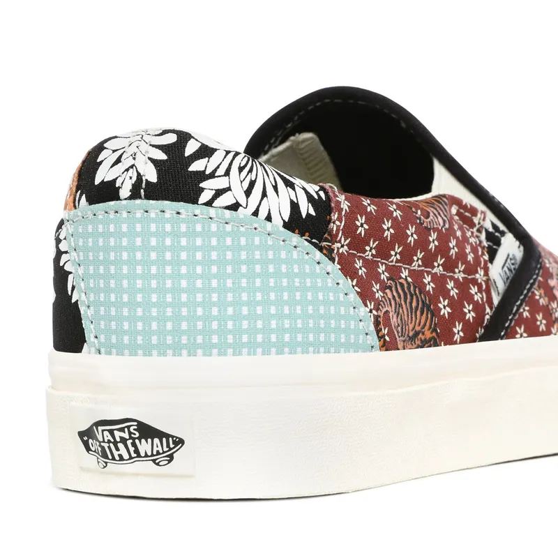 Vans Classic Slip-On ‘Tiger Patchwork’ Black/True White (VN0A4U381IO)