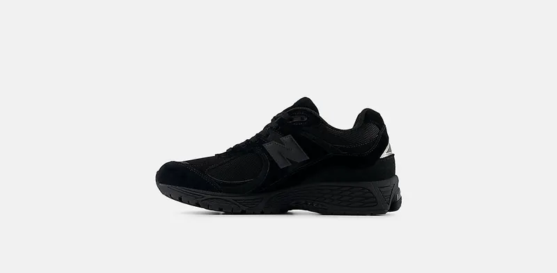 New Balance 2002R “Black Metallic” (U200278J)