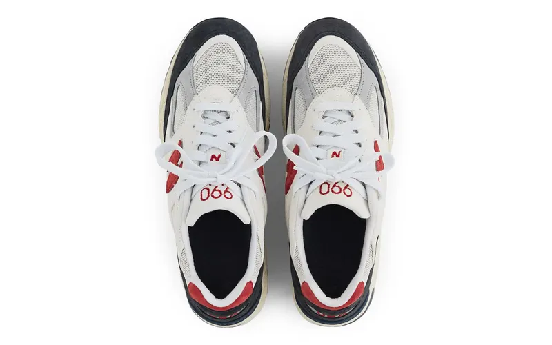 New Balance Off-White & Navy 990V2 (M990TA2)