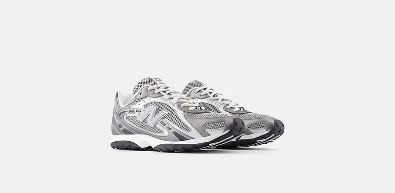 New Balance 204L “Dark Silver Metallic” (U204L1KP)