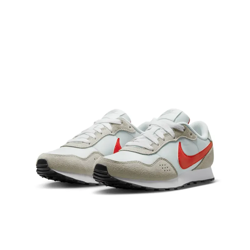 Nike MD Valiant GS “PURE PLATINUM PICANTE RED” (CN8558-020)