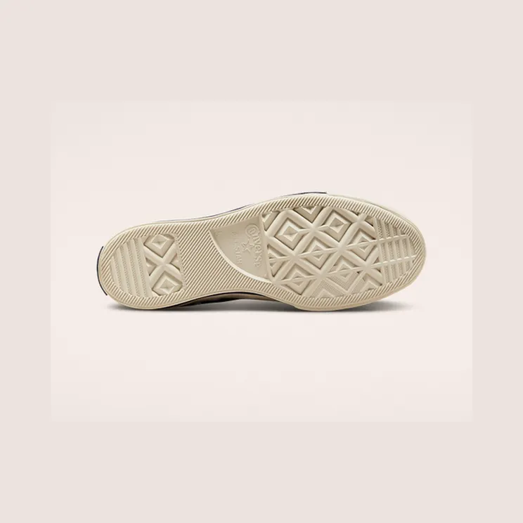 converse-chuck-taylor-all-star A01736C