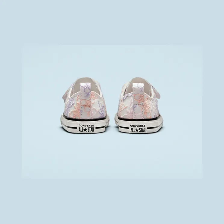 converse-chuck-taylor-all-star A01618C