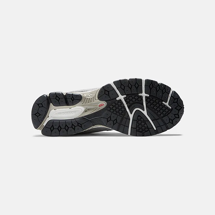 new-balance-2002r M2002RDM