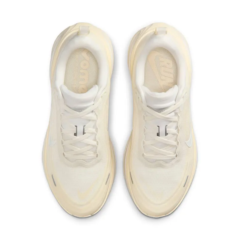 Nike Vomero Plus “Sail Summit White Alabaster” (HV8154-105)
