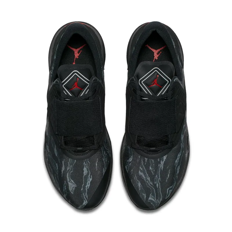 Jordan Relentless “Black Gym Red” (AJ7990-006)