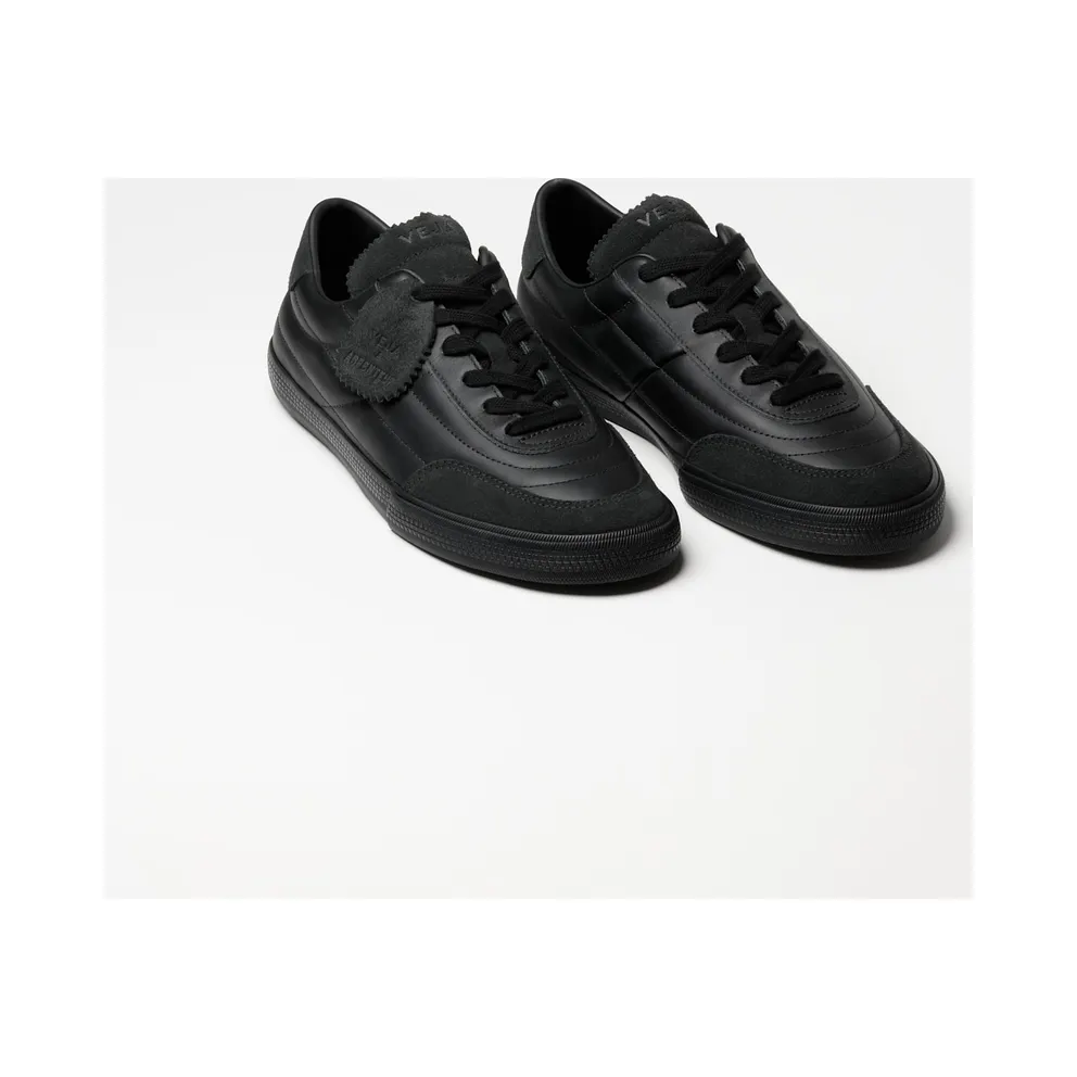 Veja X Arpenteur Panenka “Black” (UR0222345)