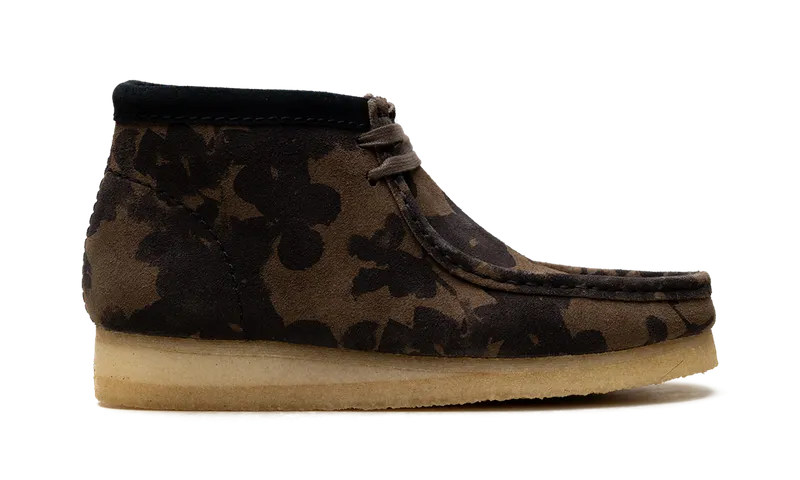 Clarks Wallabee Boot “Black/Khaki” (26174035)
