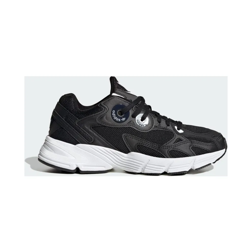 adidas Astir Core Black / Core Black / Cloud White (IE9886)