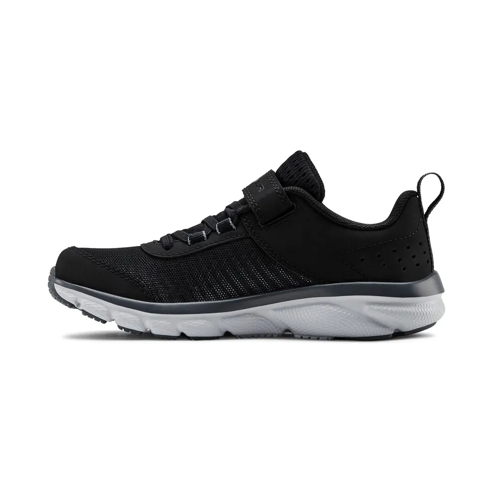 Under Armour Assert 8 AC Black (3022101-001)
