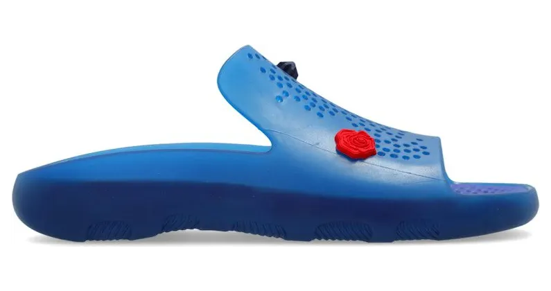 Burberry Stingray Charm-Embellished Slides Blue (8081264)