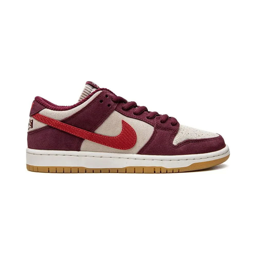 Nike x Skate Like a Girl Dunk low-top – Red (DX4589)