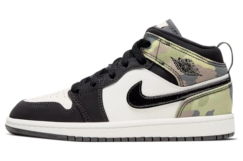 Air Jordan 1 Mid CW5560-001