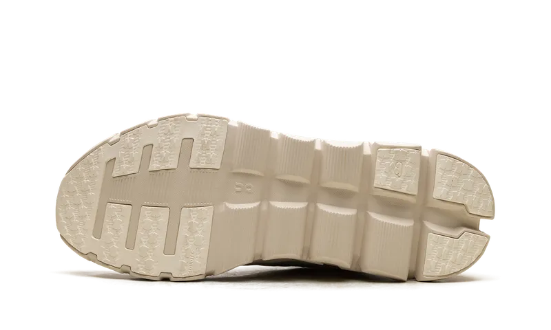 On Running Cloudflow 4 “IKON White Moon” (3WE30270887)
