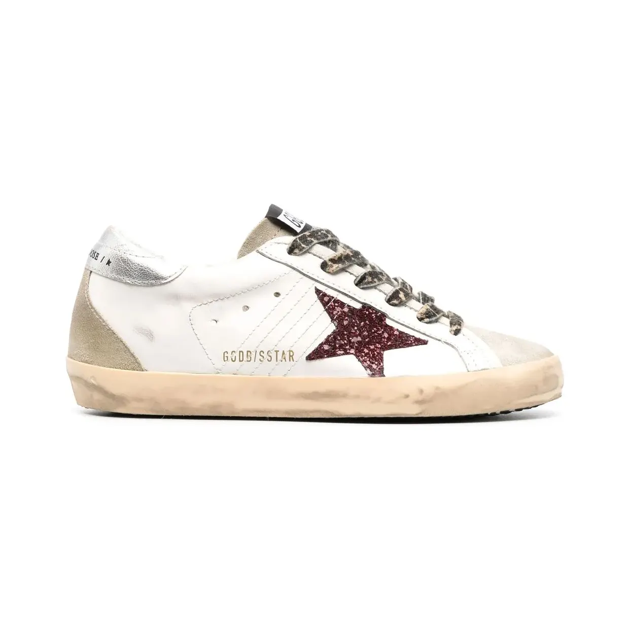 Golden Goose Super-Star mit bordeauxfarbenem Glitter-Stern und silberfarbener Fersenlasche “White” (GWF00102F004057)