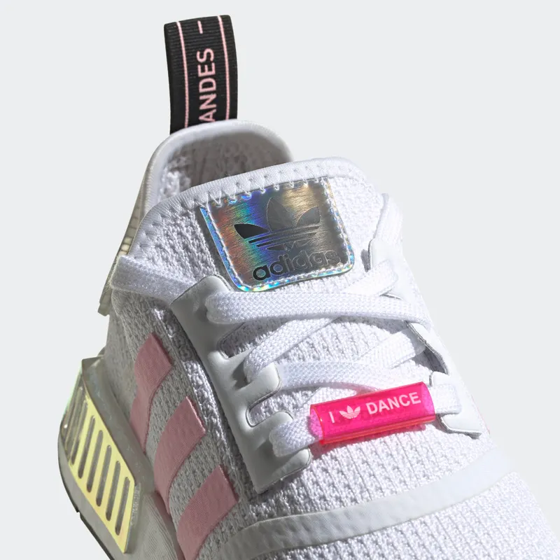 adidas NMD_R1 Cloud White / True Pink / Core Black (FZ3777)
