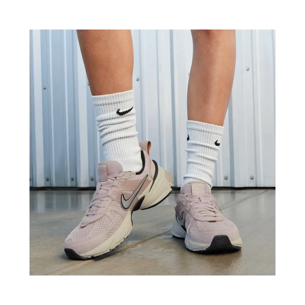 Nike V2K Run “Platinum Violet” (FN6703-001)
