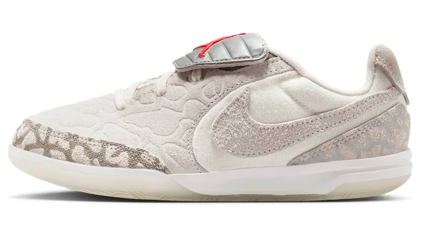 Air Jordan Soccer Phantom / Infrared 23 / Sail (IQ3773-016)
