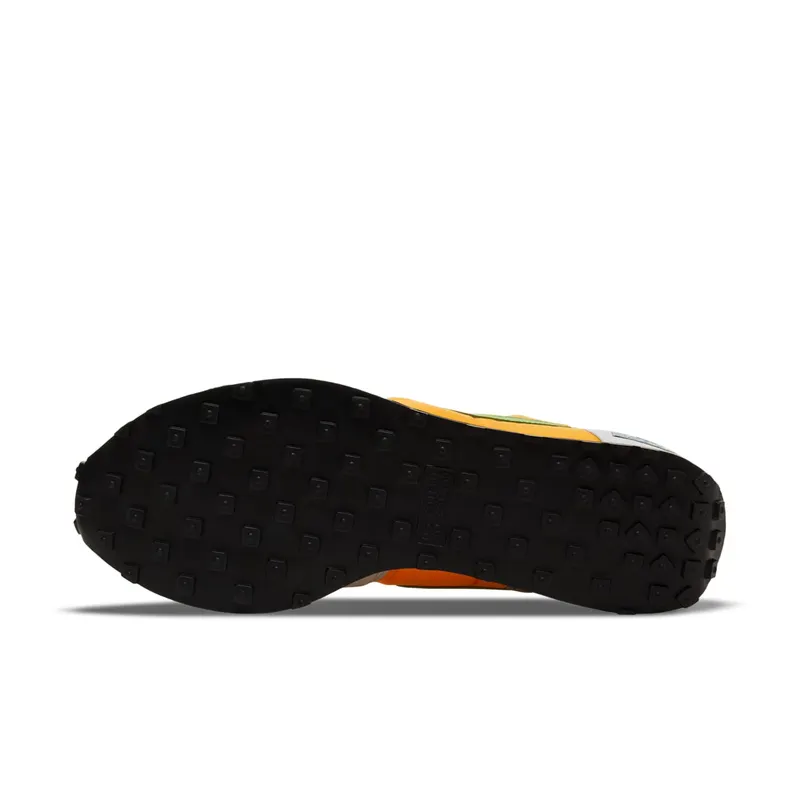 Nike Challenger OG Label Maker Kumquat