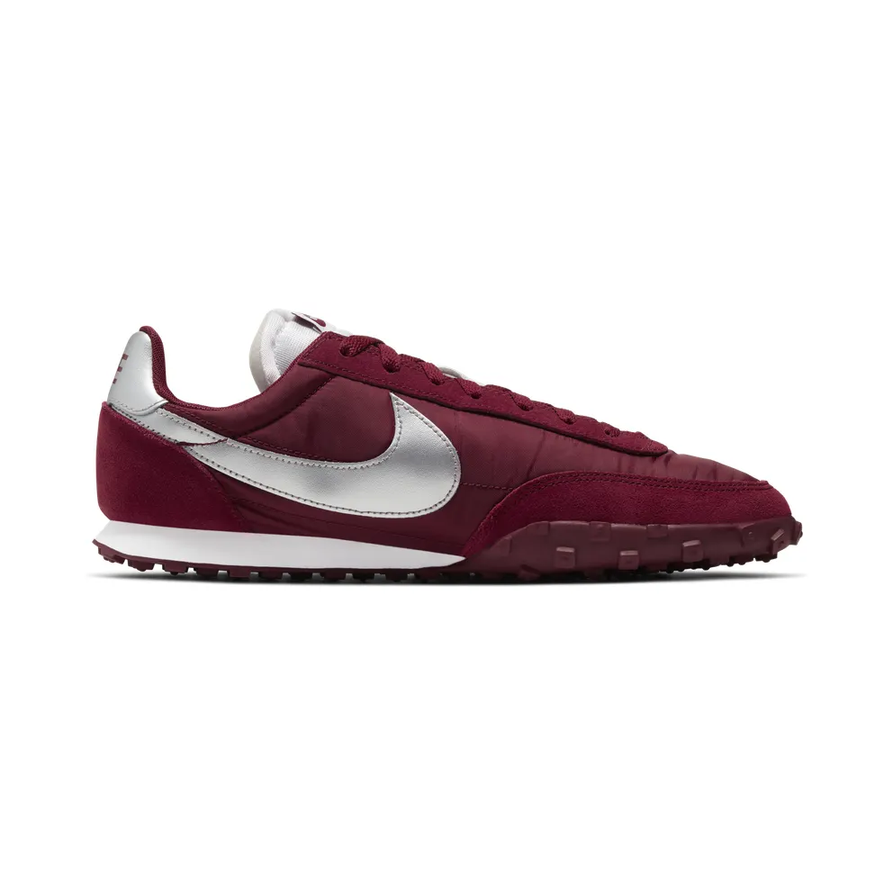 Nike Waffle Racer “Team Red / White / Metallic Silver” (CN8115-600)