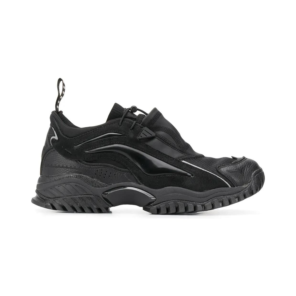 random-identities-sneaker LN01000