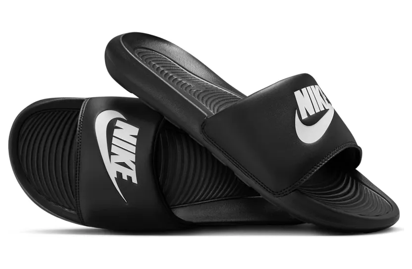 Nike Victori One Slipper voor heren Zwart – “Black” (CN9675-002)