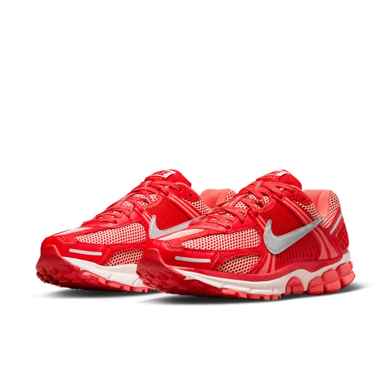 Nike Zoom Vomero 5 PRM “University Red Metallic Silver” (FN6833-657)