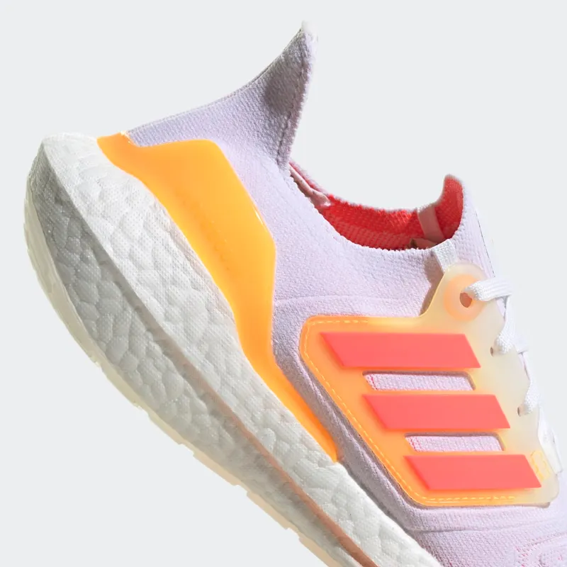 adidas ULTRABOOST 22 Shoes Cloud White / Turbo / Flash Orange (GX5595)