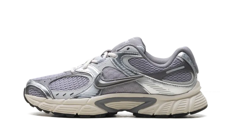 Nike V5 RNR “Cement Grey Grey Fog Light Orewood Brown” (HJ5228-003)