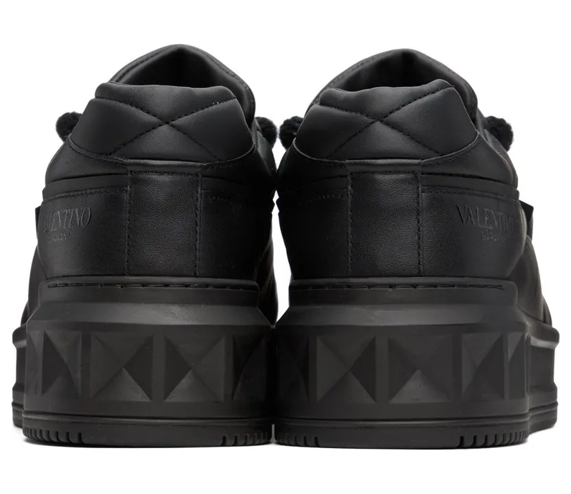 Valentino Garavani Black One Stud 0NO NERO (1Y0S0G37XTM) (2)