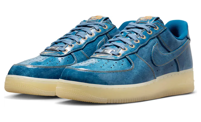 Nike Air Force 1 &ldquo;Patent Denim&rdquo;: mat en glans in blauw (5)