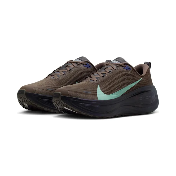 nike-vomero-plus IR7550-030