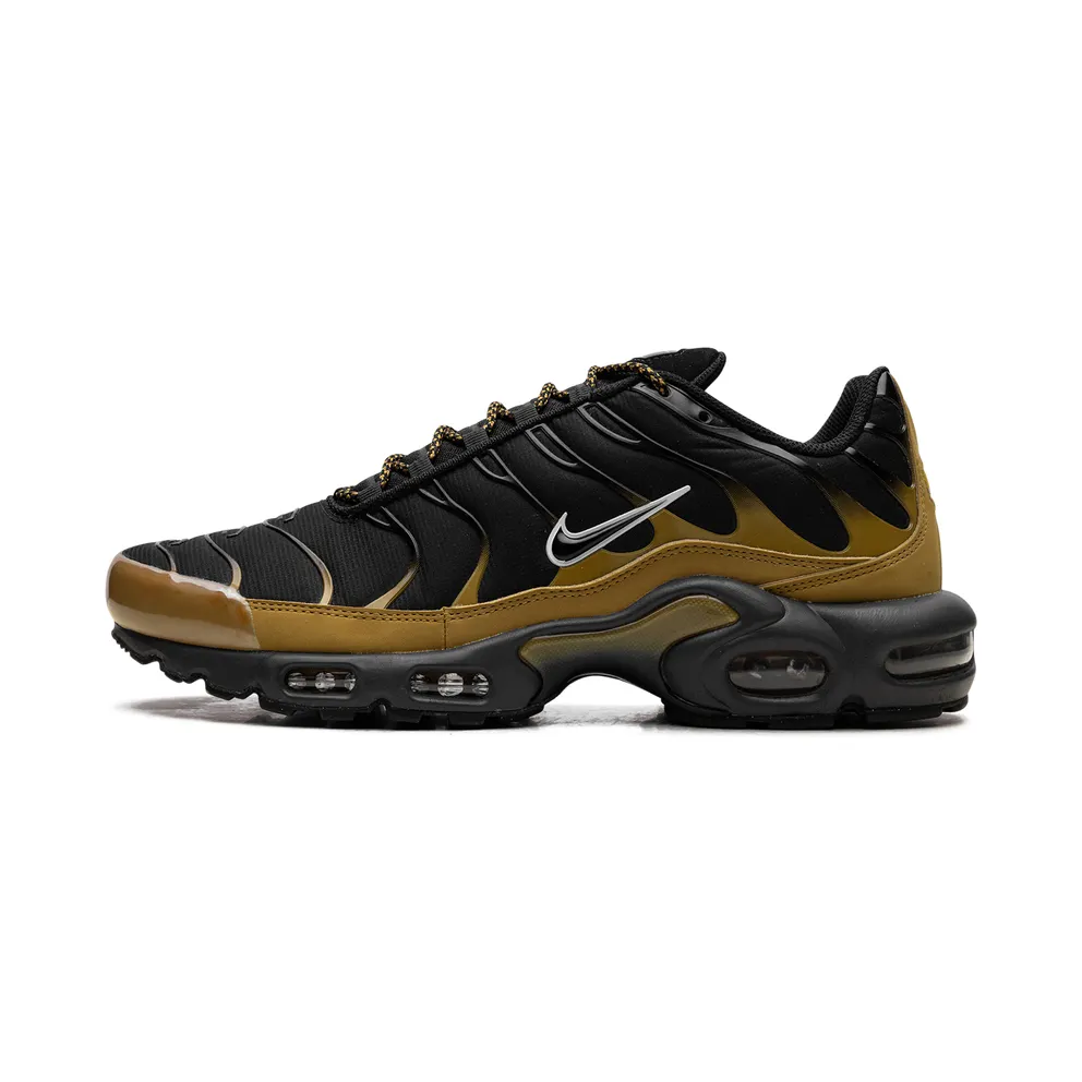 Nike AIR MAX PLUS “Black” (FB9722-700)