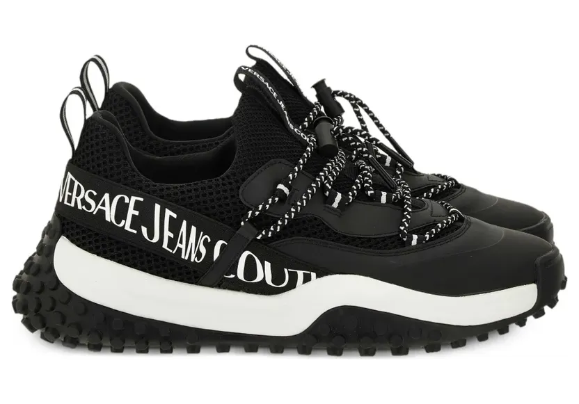 Versace Jeans Couture Mesh-Sneakers mit Logo-Detail – Schwarz (79YA3SN2ZSD01)