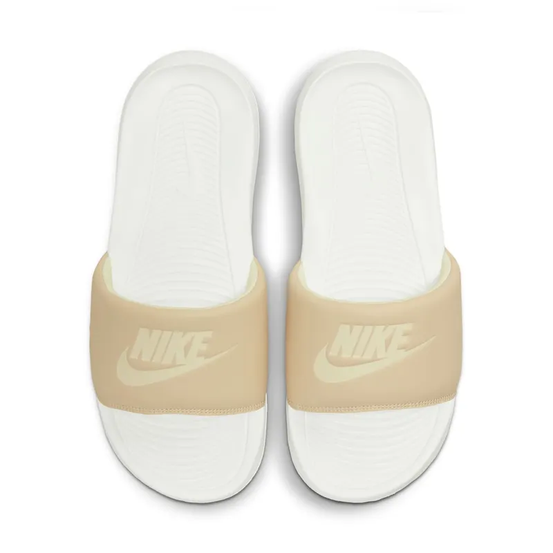 Nike Victori One “Sanddrift Coconut Milk” (CN9677-108)