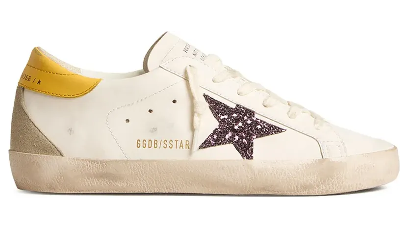 Golden Goose Super-Star mit rotem Glitter-Stern und Fersenlasche Nude (GWF00102F005851)