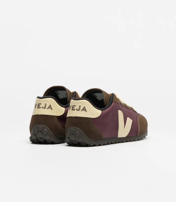 Veja GT ‘s Suede and Recycled Materials Butter (AI3421685)